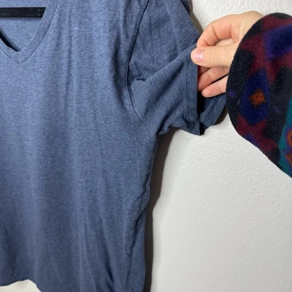 Everlane Mens Organic Tee Blue Cotton V-Neck T-Shirt Classic Fit Short Sleeve - Picture 5 of 6